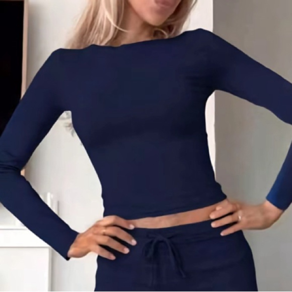 Slim Fit Navy Long-Sleeve Crop Top